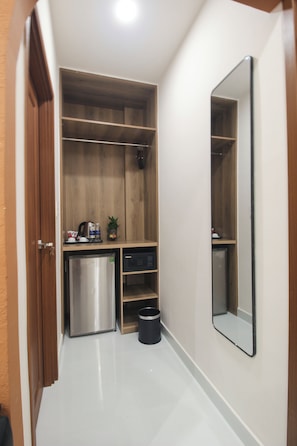 Superior Double Room | In-room safe, desk, blackout drapes, free WiFi - De Lustora (Ho Chi Minh)