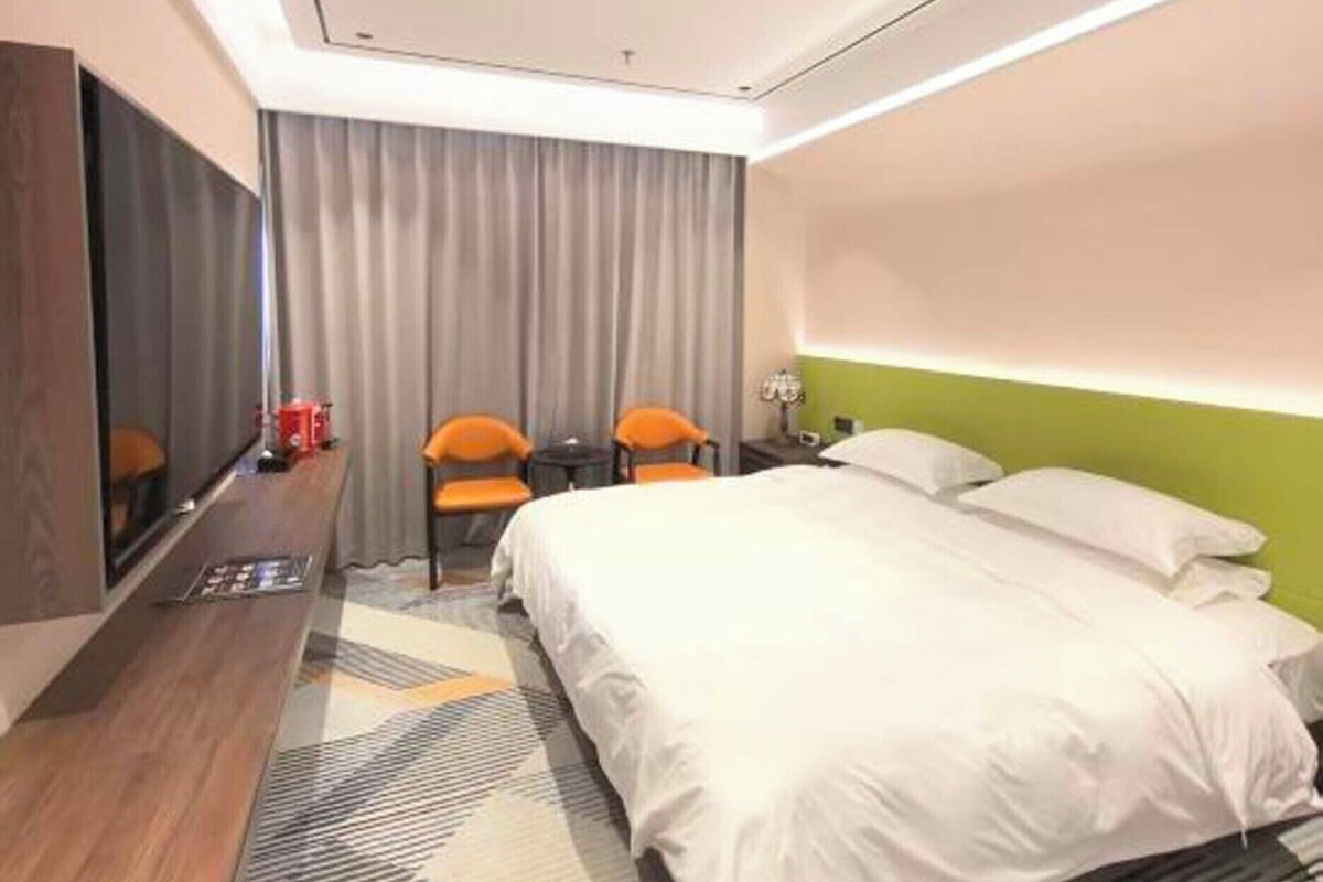 Family Double Room, City View | Desk, WiFi (free)