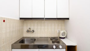 Apartment | Private kitchen - Villa Barbara - Studio With Terrace and Sea View (Zupa dubrovacka)