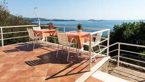 Apartment | Outdoor dining - Villa Barbara - Studio With Terrace and Sea View (Zupa dubrovacka)