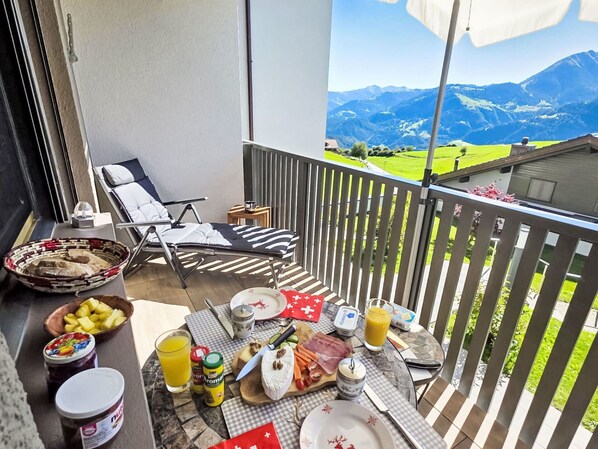 تناول الطعام بالخارج