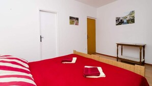 1 bedroom, iron/ironing board - Guest House Kola - Standard Double Room With Balcony (Dubrovacko Primorje)