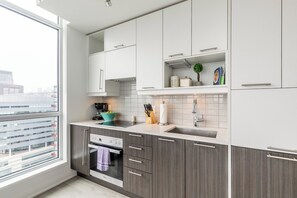 Private kitchen - The Sofitel Stays (Toronto)