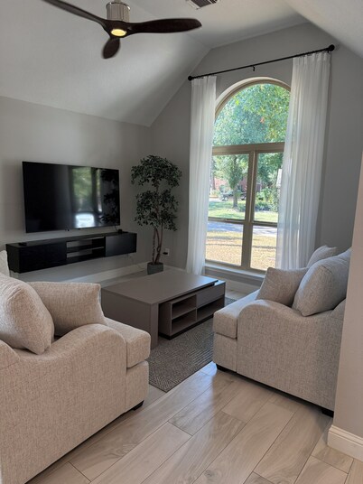 Serene 4-bedroom house in the beautiful Woodlands