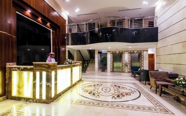 獨棟房屋 | 接待櫃台