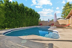 Pool - The Casita Retreat - Pool • Patio • Prime Location (Phoenix)