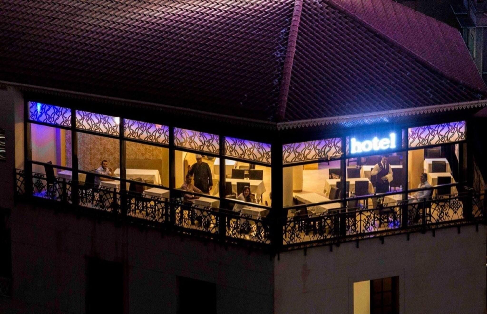 Tempat makan luar