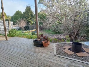 Property grounds - The Mud House (Raglan)