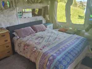 Internet, bed sheets