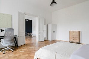 Iron/ironing board, WiFi, bed sheets - Blueground | Wieden, pool, nr Belvedere (Vienna)