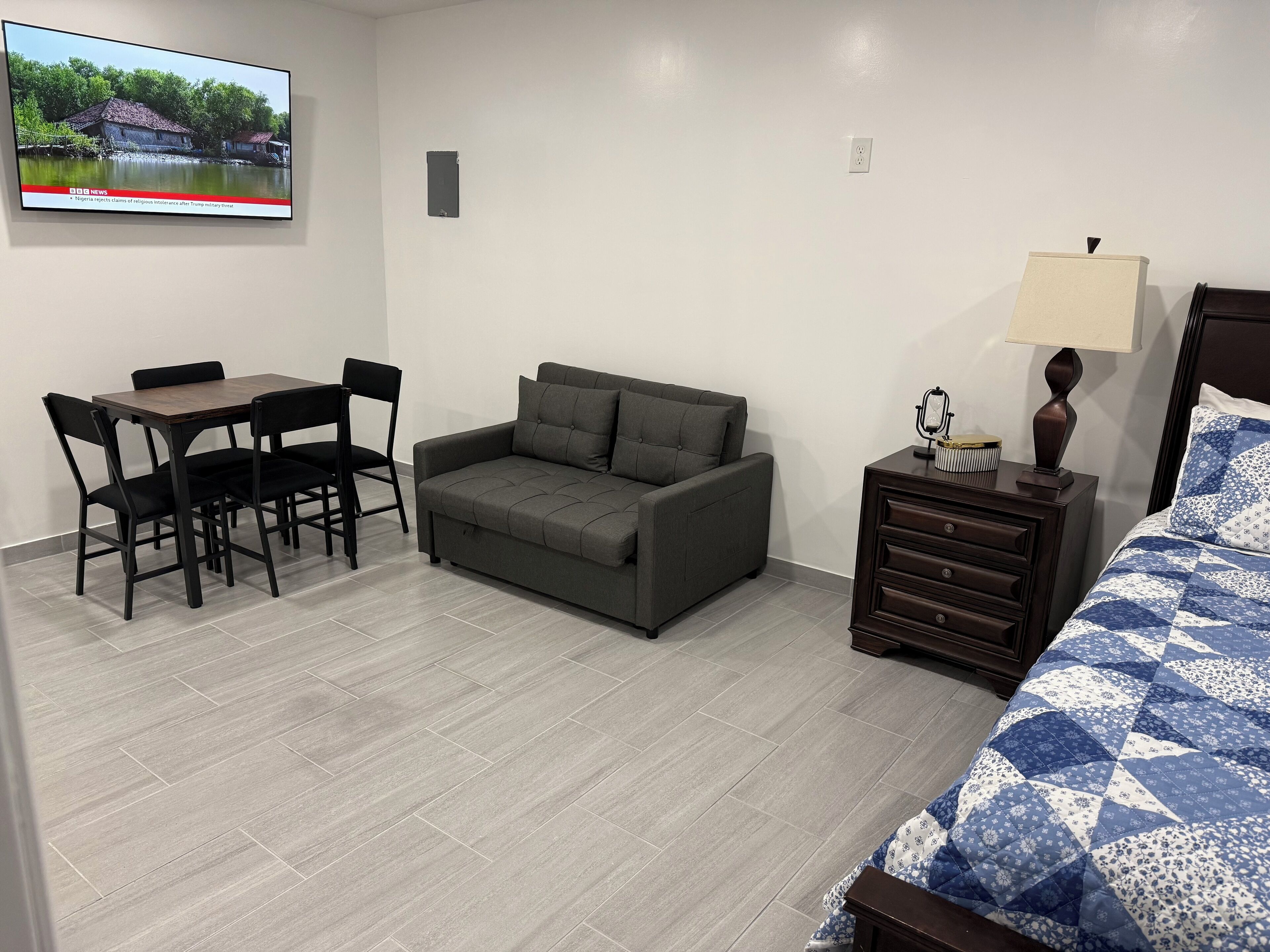 Ferros/tábuas de passar roupa, Wi-Fi, roupa de cama