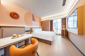 Superior Single Room, 1 King Bed, Non Smoking, Private Bathroom | Desk, laptop workspace, iron/ironing board, free WiFi