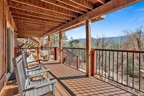 Property grounds - View On the Rocks | Scenic Mountain Oasis with Hot Tub, Fire Pit and Game Room (Big Bear Lake)