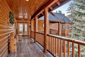 Terrace/patio - View On the Rocks | Scenic Mountain Oasis with Hot Tub, Fire Pit and Game Room (Big Bear Lake)