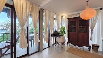 Suite – deluxe, sjøutsikt | Terrasse/patio
