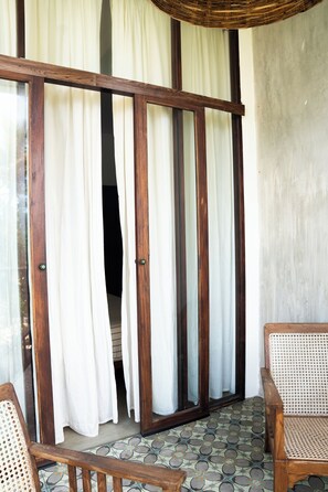 Kamar Double Standar, balkon, pemandangan laut terbatas | Interior