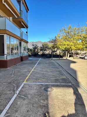 Property grounds - Lorena. Renovated Apartment with Terrace & Parking (Roses)