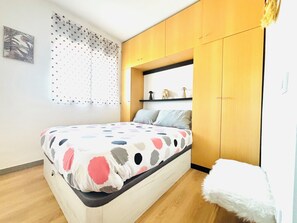 Room - Lorena. Renovated Apartment with Terrace & Parking (Roses)