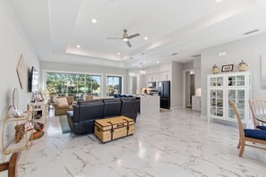 TV, lareira, videogames, escritórios