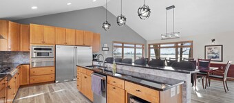 Waterfront Lake Home on Lake Poygan – Boat Lifts, Canal Access & Stunning Views
