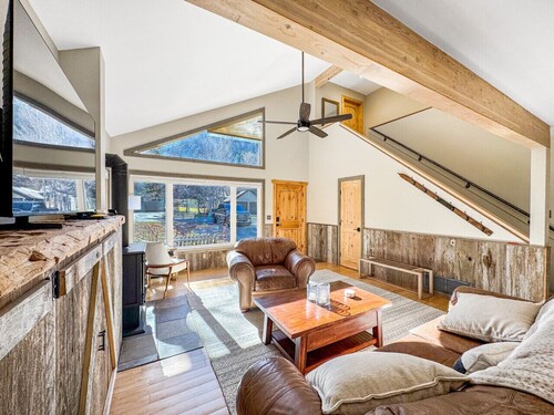 Your Eagle-Vail Base Camp: Equidistant to both Vail & Beaver Creek