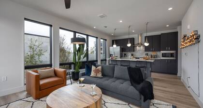 Symphony - Odyssey - Mins to Broadway - Pool & Gym