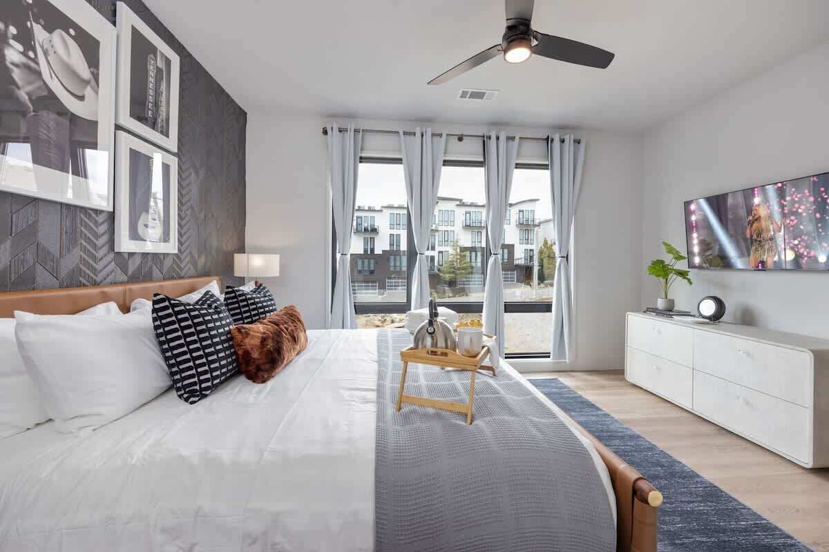 8 bedrooms, iron/ironing board, travel crib, free WiFi