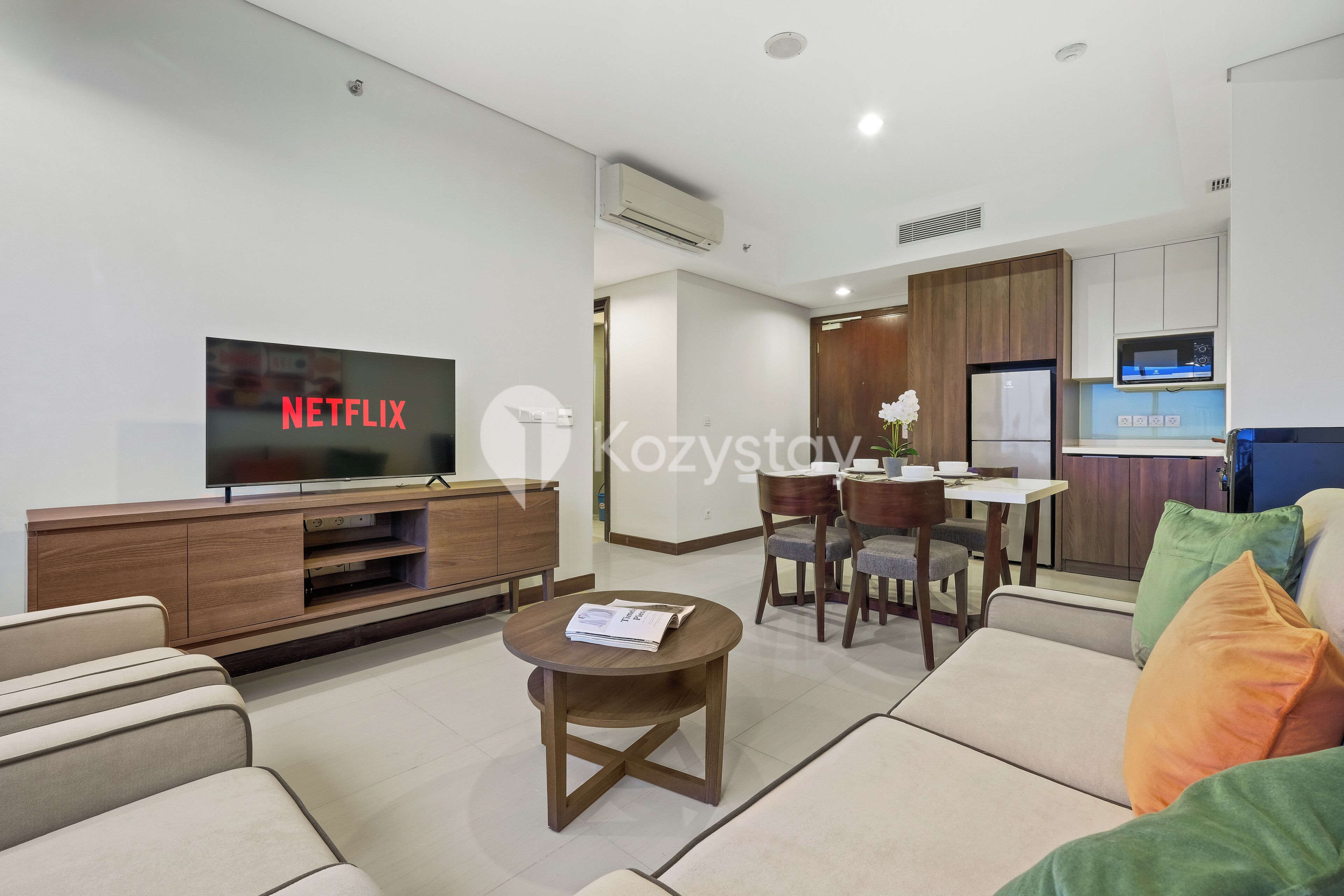 公寓, 2 间卧室, 城市景观 | 起居区 | 智能电视、Netflix、流媒体服务