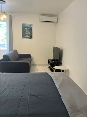 1 bedroom, iron/ironing board, free WiFi, bed sheets