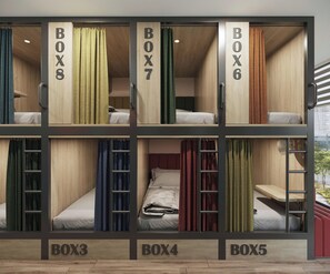 Shared Dormitory (Bed in 6-Bed) | Hypo-allergenic bedding, desk, laptop workspace, free WiFi - Hanoi Hostel & Rooftop Bar (Hoan Kiem)