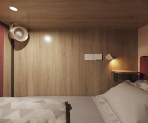 Shared Dormitory (Bed in 6-Bed) | Hypo-allergenic bedding, desk, laptop workspace, free WiFi - Hanoi Hostel & Rooftop Bar (Hoan Kiem)