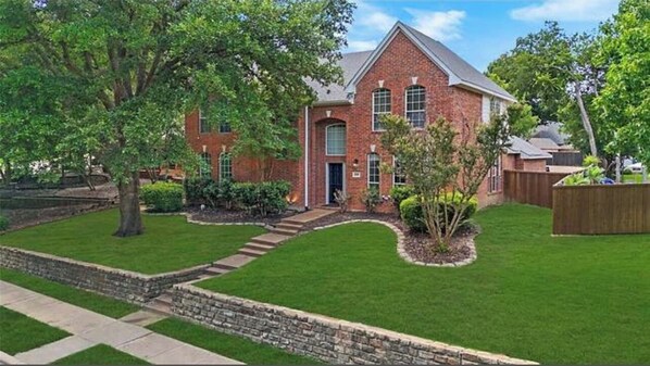 Exterior - Delightful 4-bedroom house with heated POOL in charming Allen (Allen)