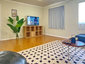 Interior - Kingsland Spacious 10BR 5.5BH Home, Rare Find (Auckland)