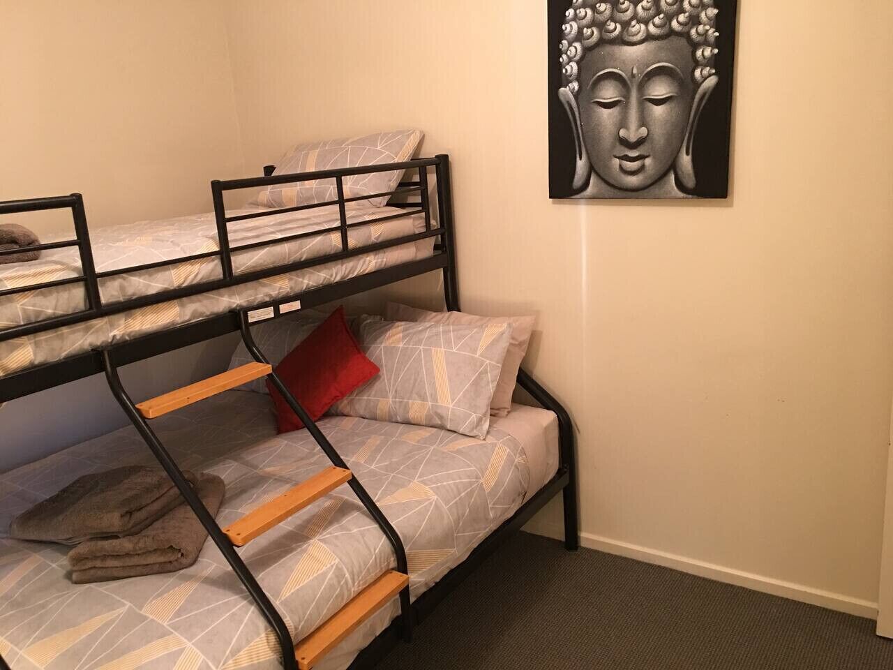 Silitysrauta/-lauta, vuodevaatteet