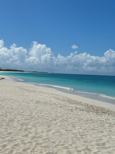 3bdr/3ba Retreat Near Airport â with Washer & Dryer