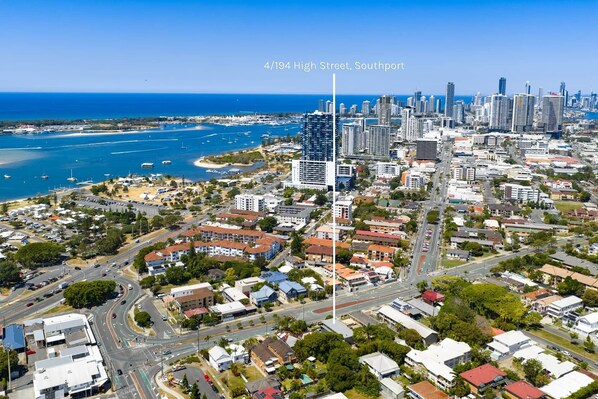City - 2 Bedrm Apt | On High St (Southport)