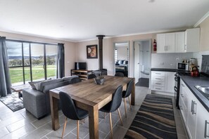 Highchair, cookware/dishes/utensils - Runway View Cottage at Touchdown Cottages (Jindabyne)
