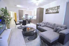 TV - Near Dlr station -WiFi -Parking -Pets -Sleeps 5 (London)