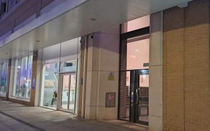 Exterior detail - Near Dlr station -WiFi -Parking -Pets -Sleeps 5 (London)