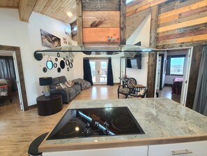 Interior - Bitterroot valley view! 8 bedrooms with 4 living/kitchen spaces enjoy it all. (Stevensville)