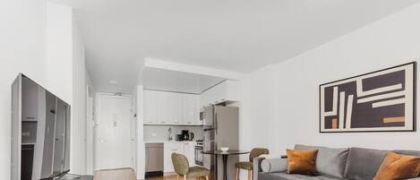 Télévision, chaîne hi-fi