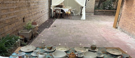 Deluxe-lejlighed - udsigt til have | Terrasse/gårdhave