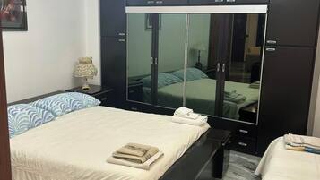 Deluxe Apartment, Garden View | Seterika/papan seterika, Wi-fi percuma