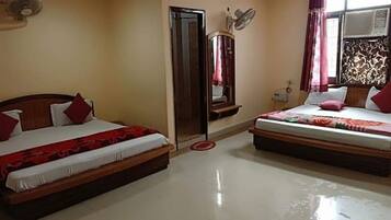 Iron/ironing board, free WiFi