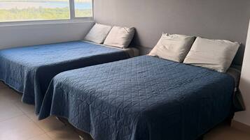 Departamento de lujo, balcón, vista a la laguna | Ropa de cama de alta calidad, edredón, muebles diferentes y wifi gratis