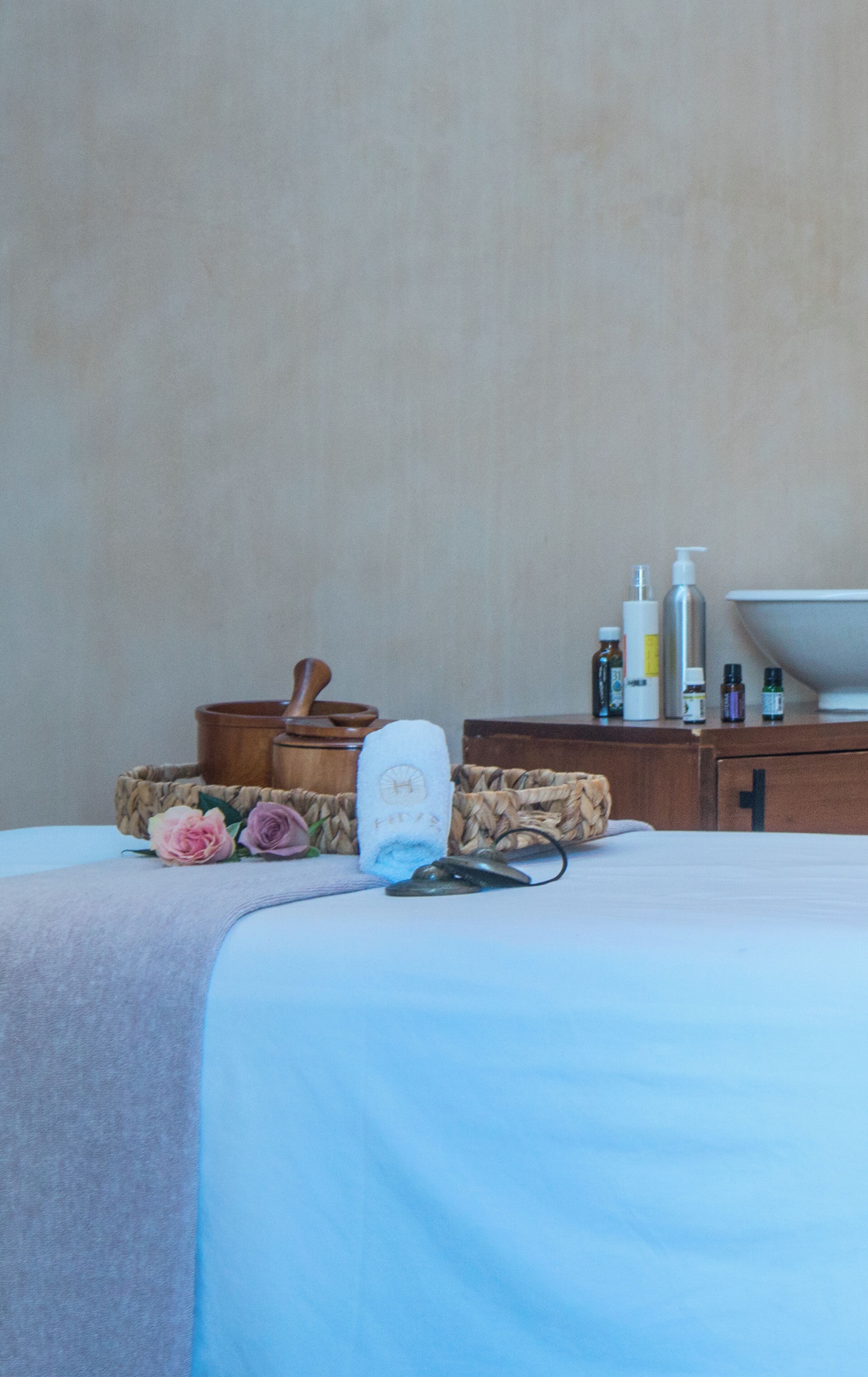 Massage mô sâu, massage thể thao, dịch vụ massage 