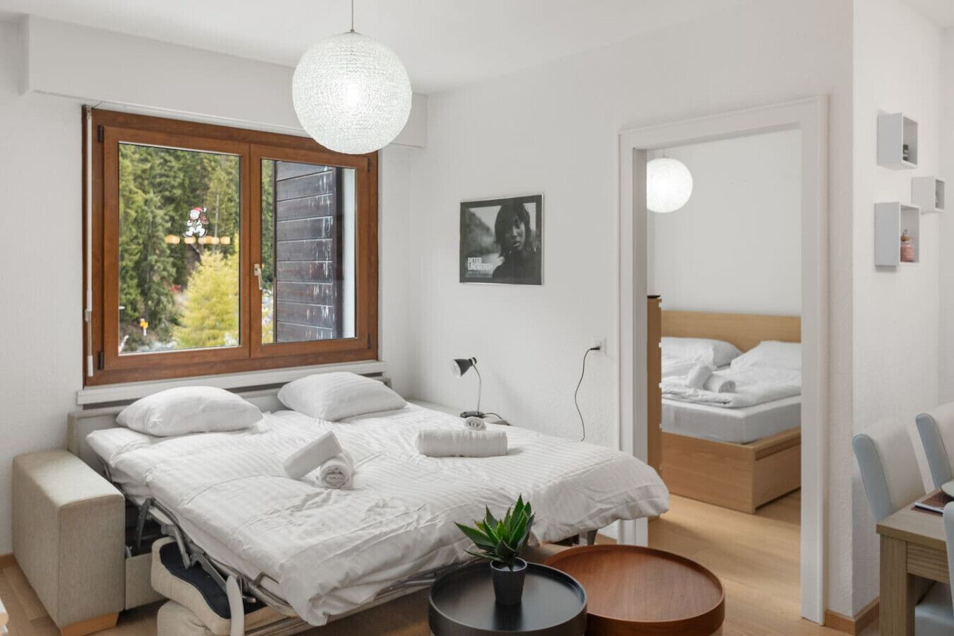 Iron/ironing board, travel crib, WiFi, bed sheets