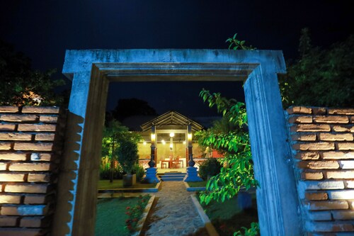 village avenue resort