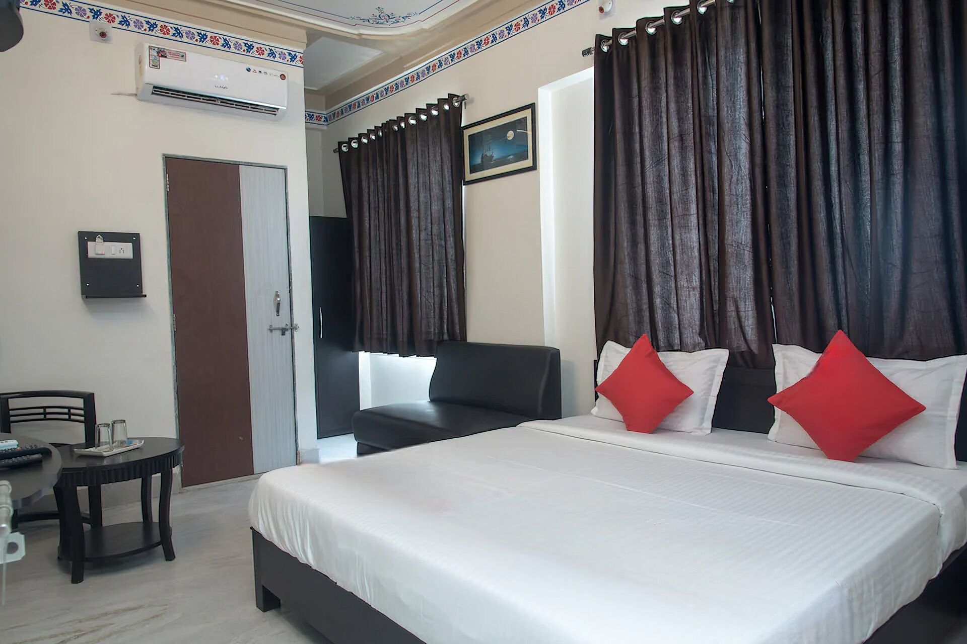 Double Room | Free WiFi