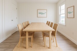 Dining - The Saratoga Beachhouse Compound (Saratoga Springs)